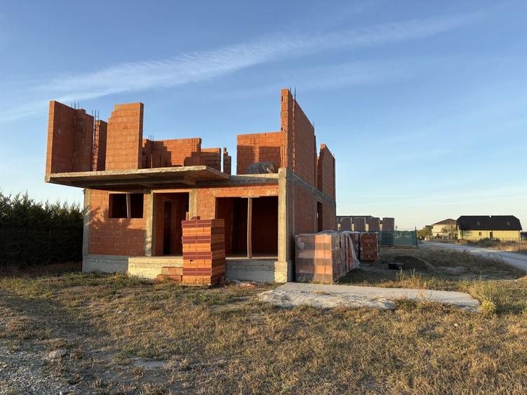 Casă cu 4 camere în Băile Felix