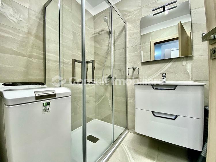 Apartament cu 3 camere semidecomandat, mobilat în Sopor