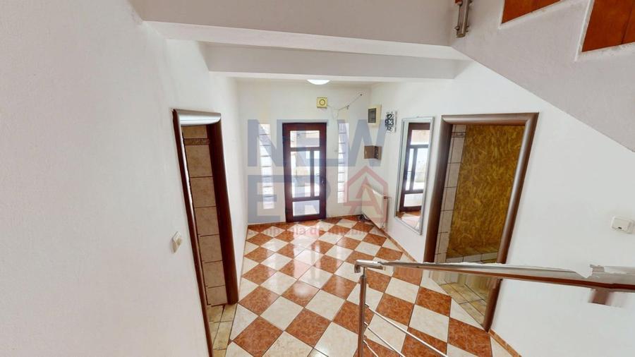 Casă individuală cu 8 camere cu Piscina în Prelungirea Ghencea