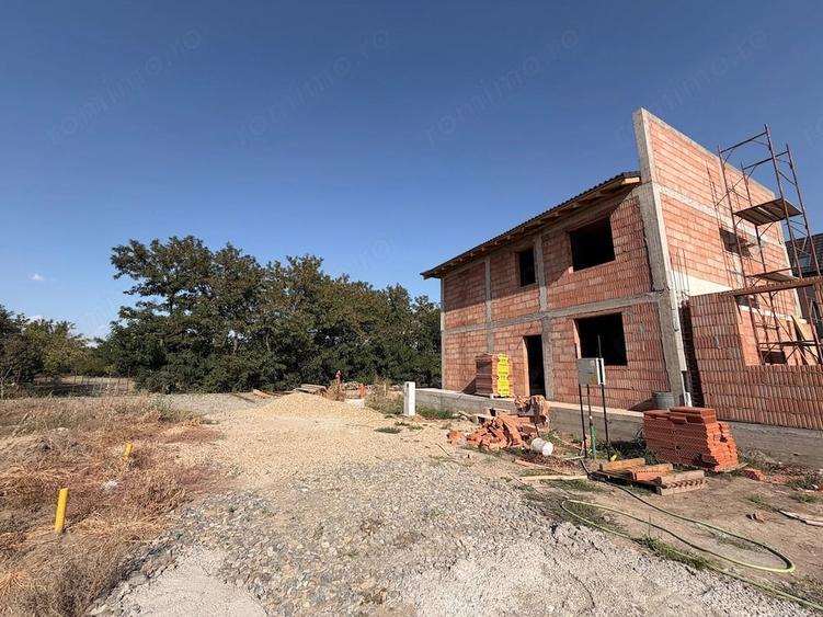 CASA INDIVIDUALA- ZONA SAGULUI - 10