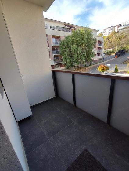 Apartament cu 2 camere semidecomandat în Florești