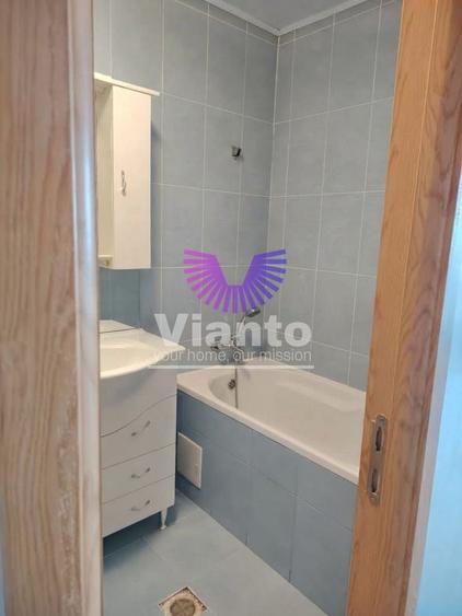 Apartament cu 3 camere decomandat în Trei Stejari