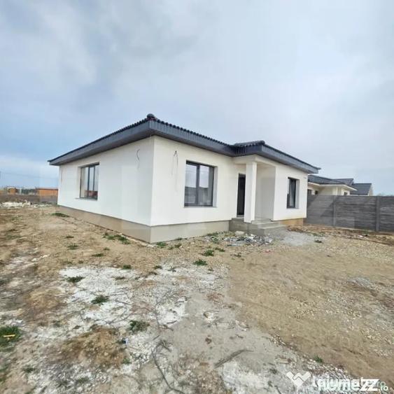 Casă cu 4 camere cu Teren 546 Mp în Central