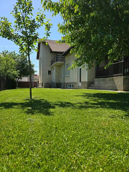Casă cu 4 camere în Central