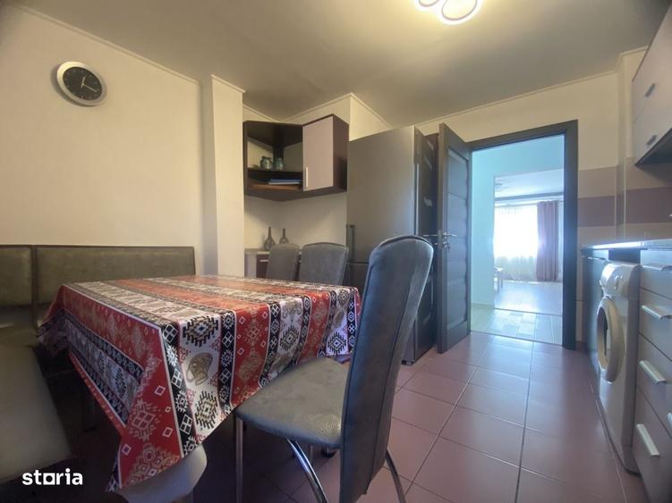 Apartament cu 3 camere decomandat în Micro 11