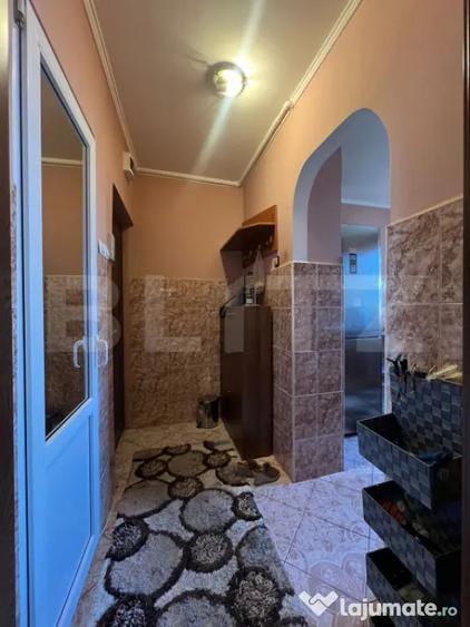 Apartament cu 2 camere semidecomandat, mobilat în Turda