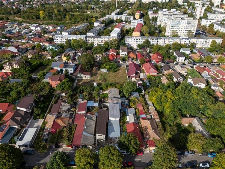 Duplex cu 8 camere cu Teren 414 Mp în Km 4