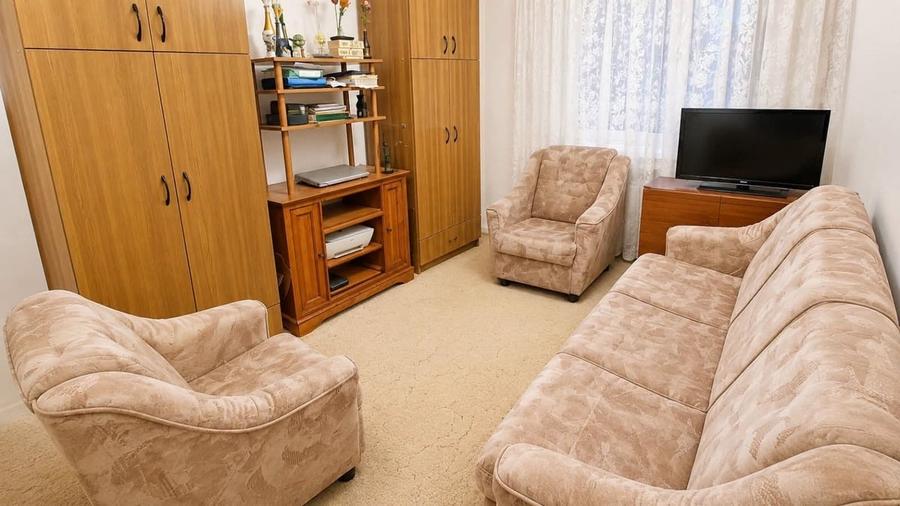 Apartament cu 4 camere semidecomandat în Militari