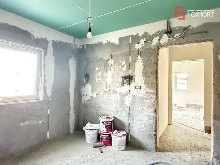 Casă individuală cu 5 camere cu Canalizare în Săcălaz