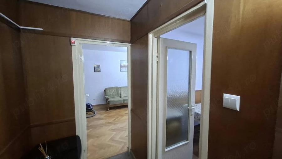 Apartament cu 3 camere decomandat în 7 Noiembrie