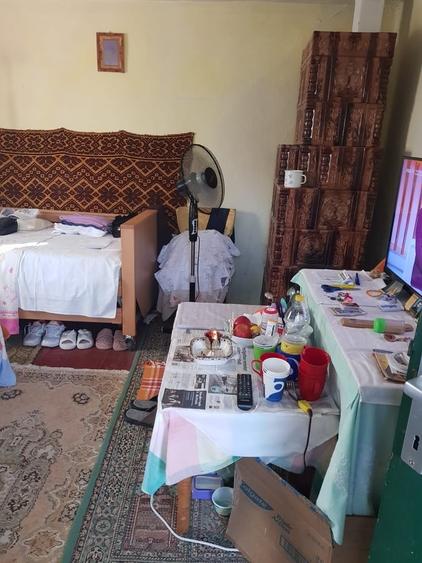 Casă cu 2 camere cu Teren 1734 Mp în Central