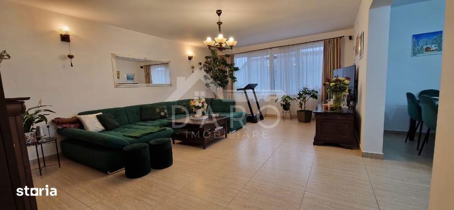 Casă cu 7 camere cu Teren 400 Mp în Central