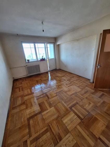 Apartament cu 3 camere decomandat în Dunărea