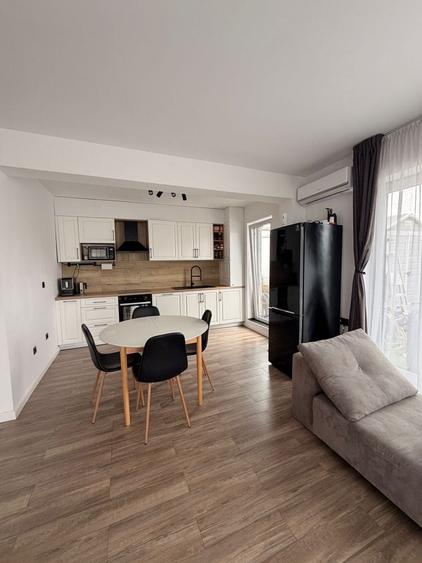Apartament cu 3 camere decomandat în Exterior Vest