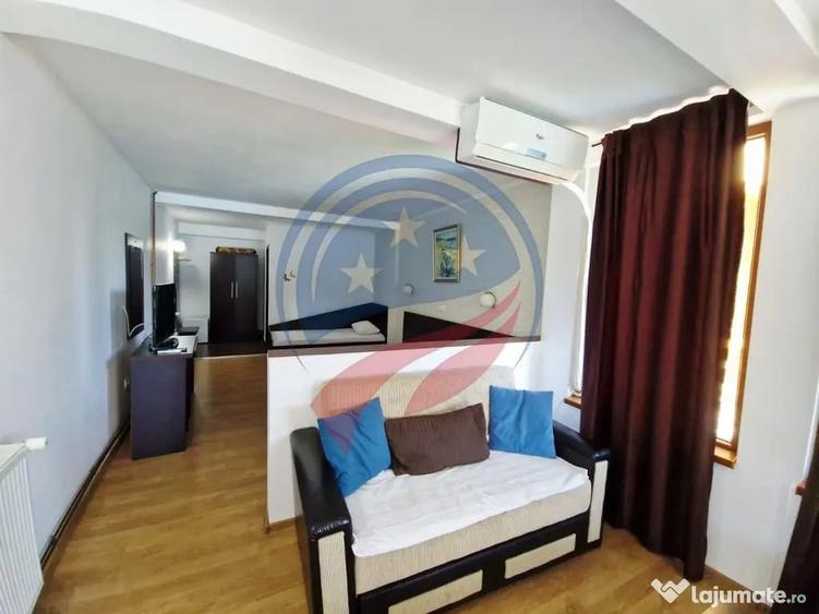 Casă cu 20 camere cu Teren 1632 Mp în Eșelnița