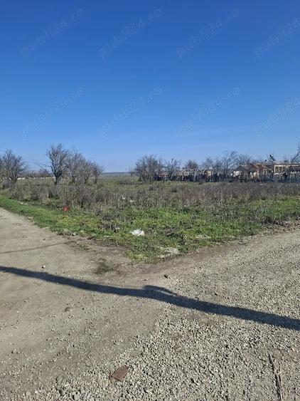 Teren de 1247 mp, în Lița