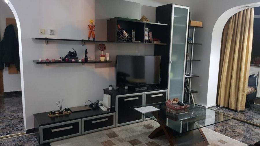 Apartament cu 2 camere semidecomandat, mobilat în Micro 9