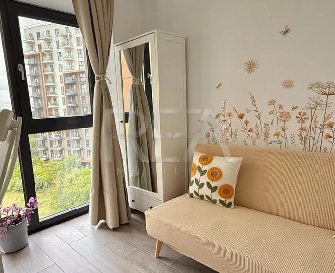 Apartament cu 5 camere decomandat, mobilat în Pajura