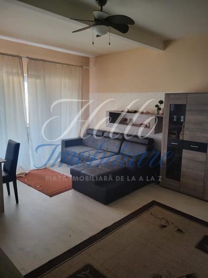 Apartament cu 3 camere semidecomandat, mobilat în Florești