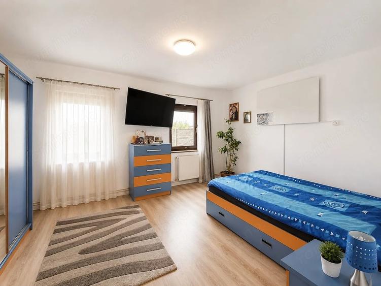 Casă cu Teren 2800 Mp în Central
