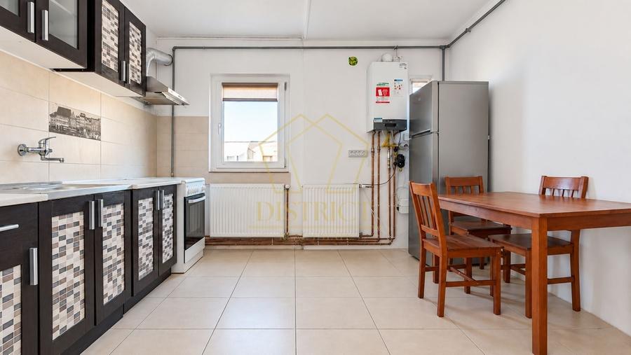 Apartament cu 2 camere semidecomandat, mobilat în Lipovei
