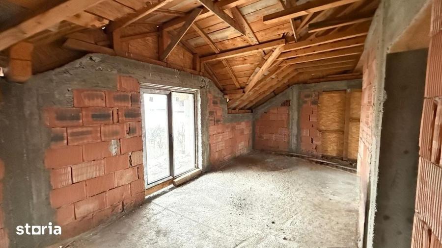 Casă cu 6 camere cu Teren 770 Mp în Câmpineanca