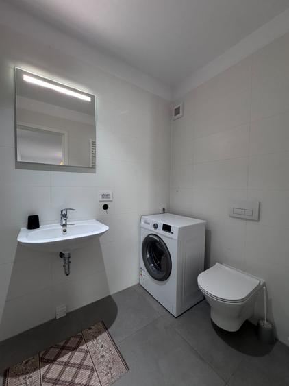 Apartament cu 2 camere decomandat, mobilat în Tractorul