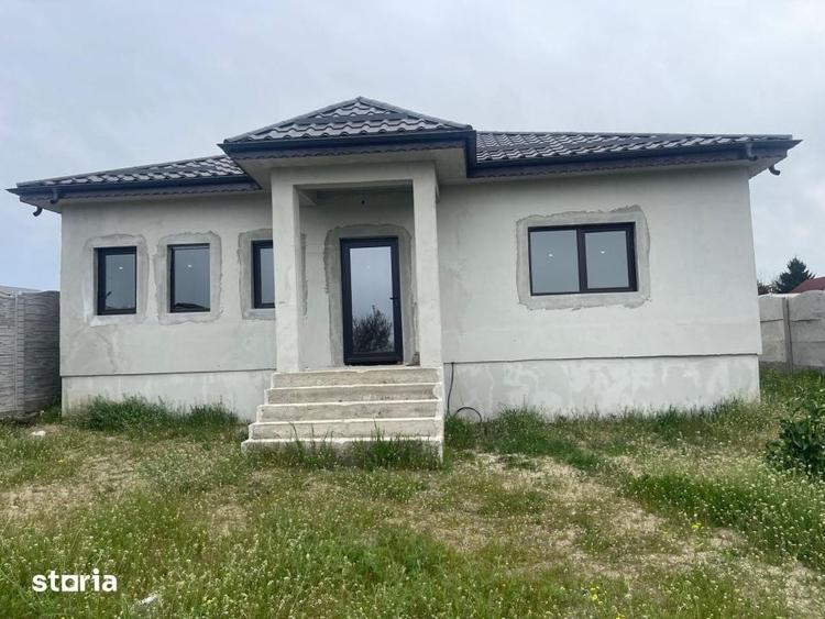 Casă cu 3 camere cu Teren 450 Mp în Malu Mare