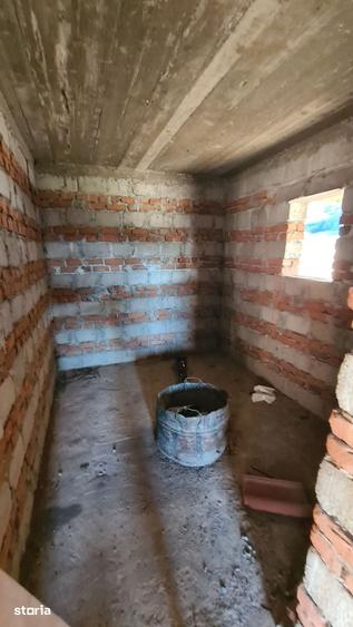 Casă cu 6 camere cu Teren 588 Mp în Corbeni