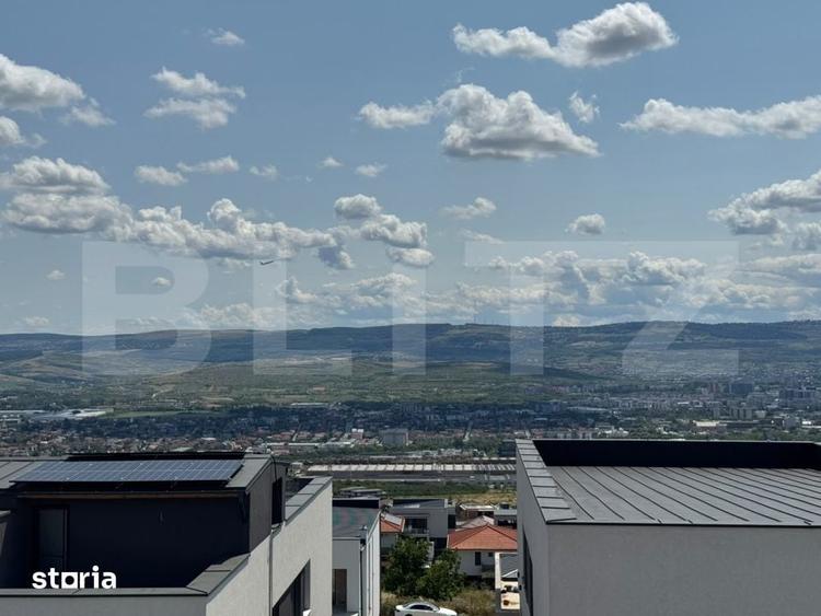 Casă cu 4 camere cu Teren 240 Mp în Central