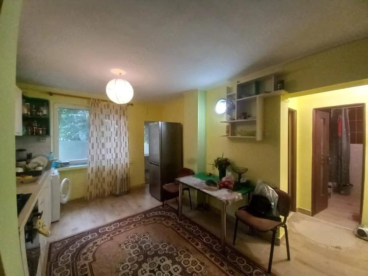 Apartament cu 3 camere decomandat în Săsar