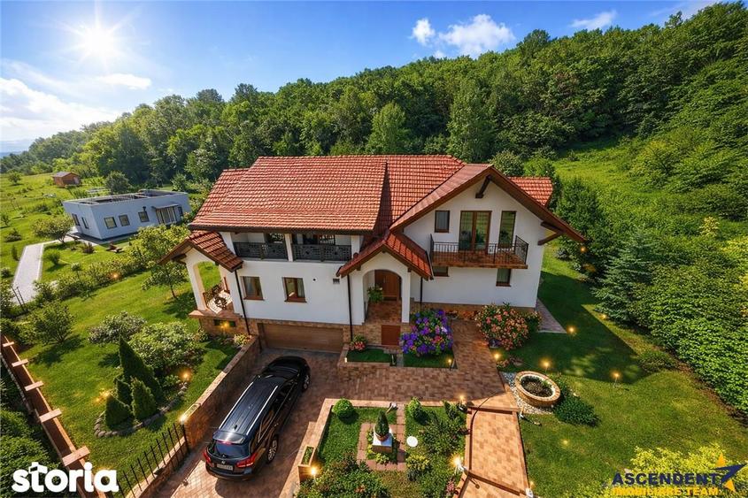 Casă cu 9 camere decomandat cu Teren 1750 Mp în Pestișu Mic