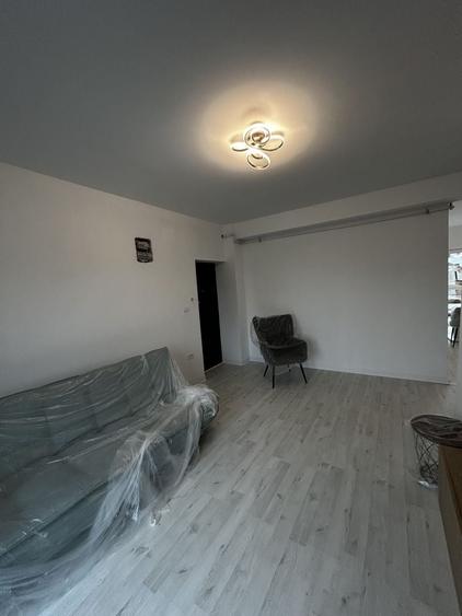 Apartament cu 2 camere decomandat, mobilat în Intim