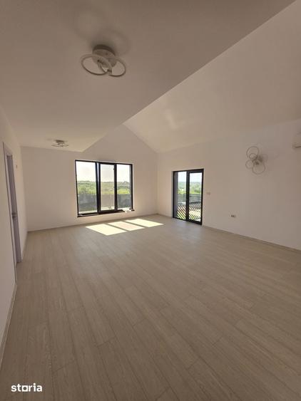 Casă cu 4 camere cu Teren 600 Mp în Central