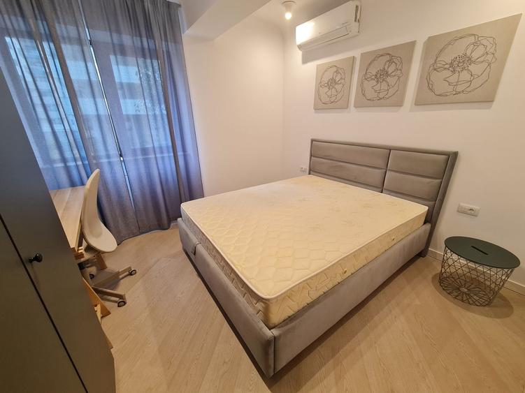 Apartament cu 3 camere semidecomandat în Central