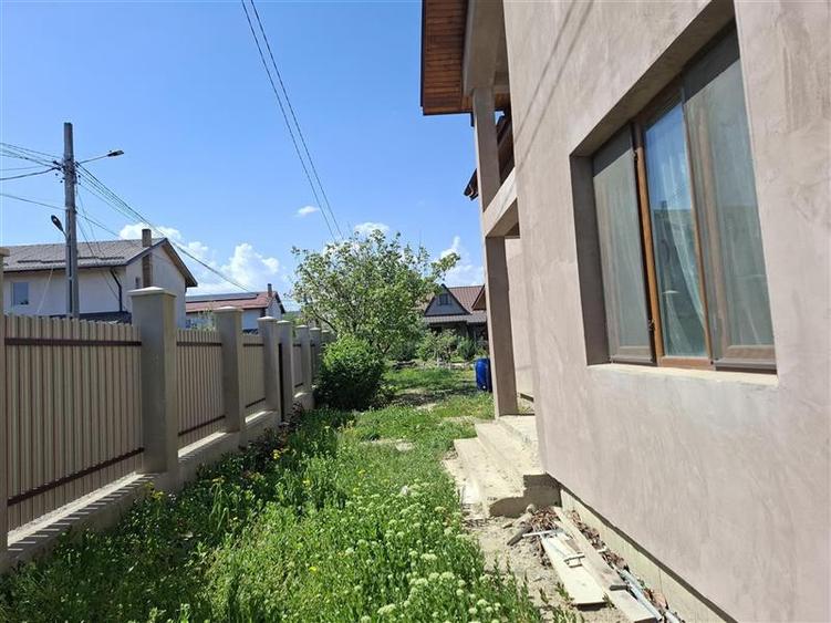 Casă individuală cu 4 camere cu Teren 400 Mp în Câmpineanca