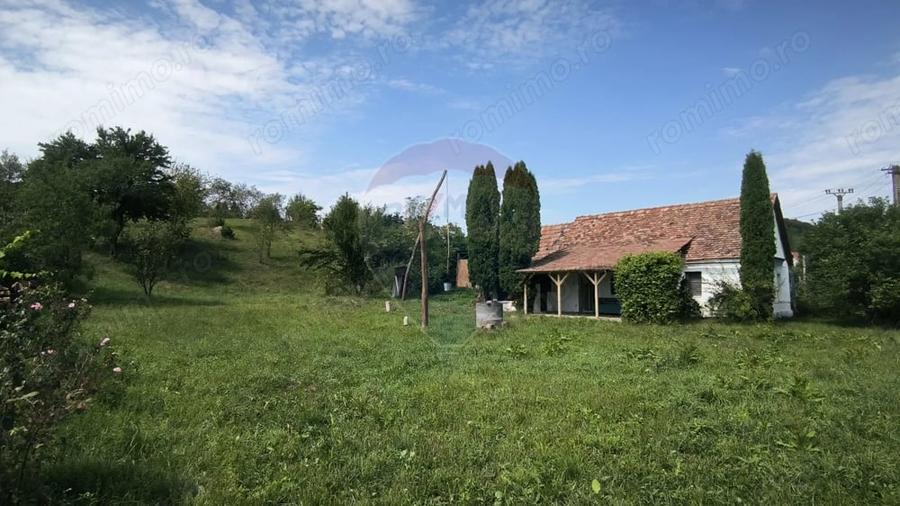 Casă cu Teren 1138 Mp în Moardăș