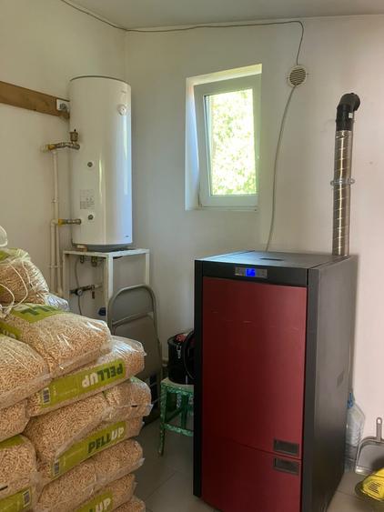 Casă cu 3 camere decomandat cu Teren 1738 Mp în Tomești