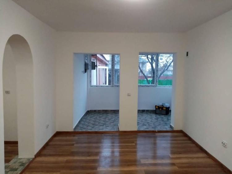 Casă cu 4 camere în Niculești