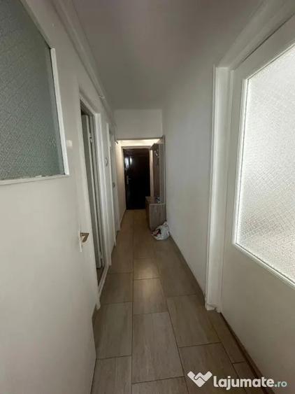 Garsonieră decomandată, mobilată în Central