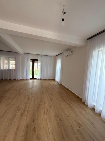 Duplex cu 4 camere cu Canalizare în Giroc