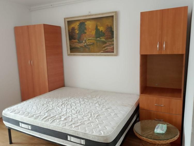 Garsonieră decomandată în Galata