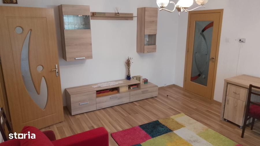 Apartament cu 2 camere semidecomandat în Micro 3