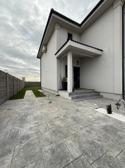 Duplex cu 4 camere cu Canalizare în Giroc