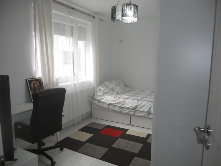Casă cu 4 camere cu Teren 250 Mp în Domnești