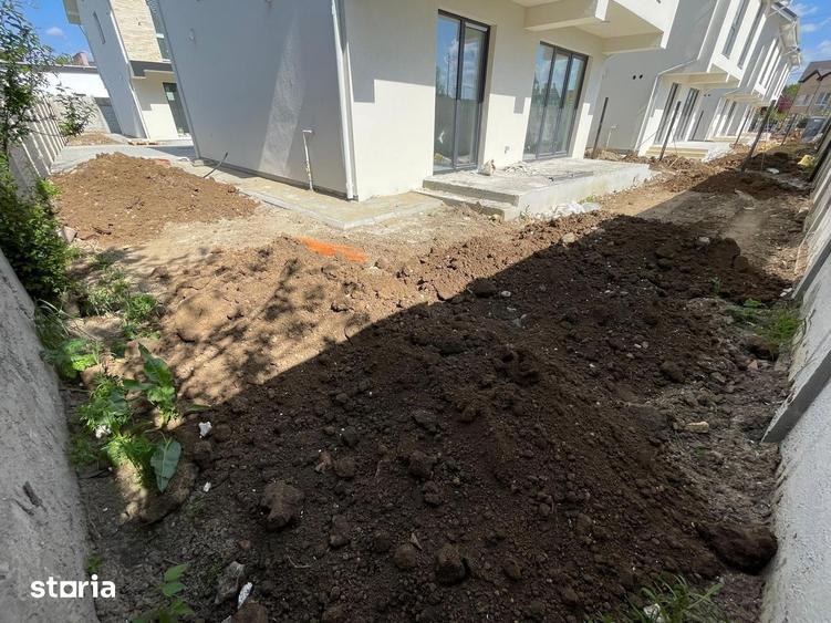 Casă cu 5 camere cu Teren 254.4 Mp în Ghencea