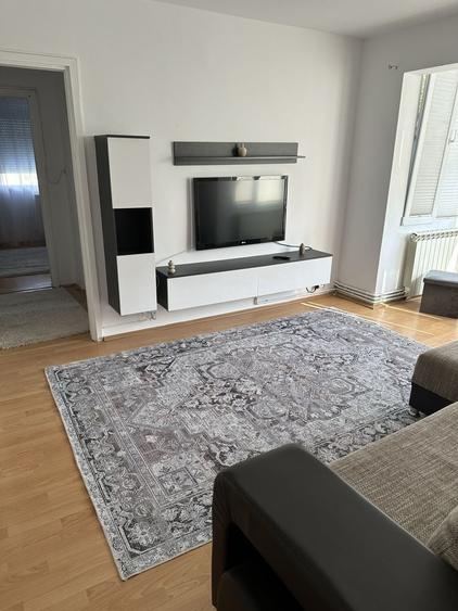 Apartament cu 2 camere semidecomandat în Exterior Vest