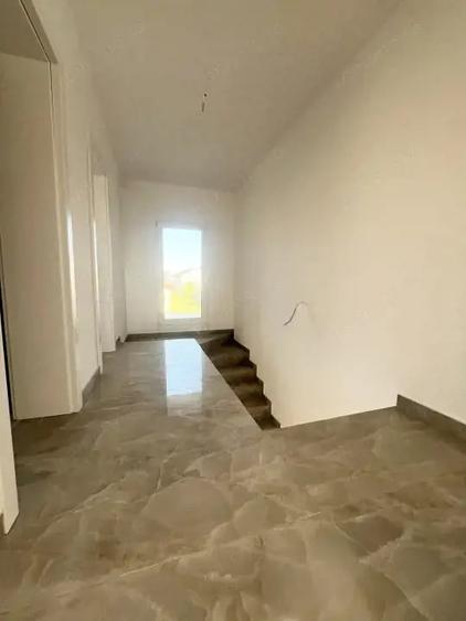 Casă cu 5 camere cu Teren 302 Mp în Giarmata