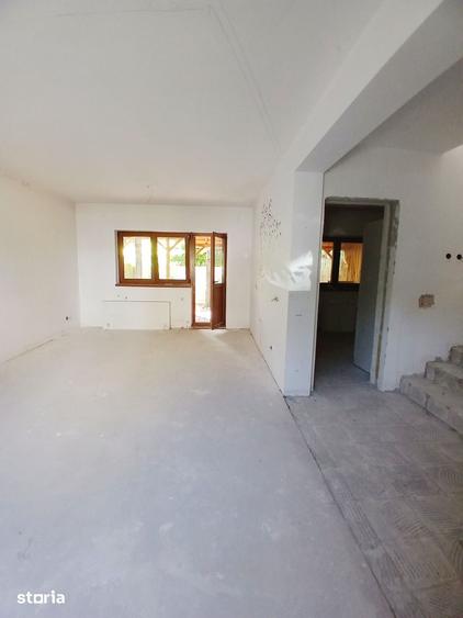 Casă cu 3 camere cu Teren 160 Mp în Central