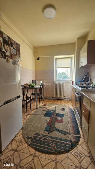 Apartament cu 2 camere decomandat în Hala Centrală